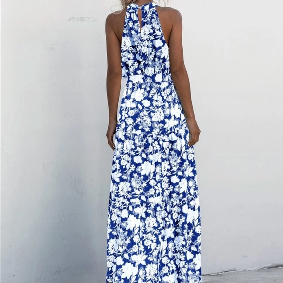 Halter maxi Dress - Picture 7 of 7